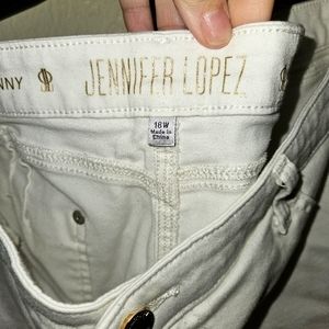 Jennifer Lopez white jeans